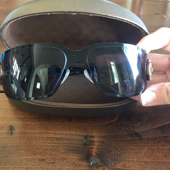 Bamboo Gucci Sunglasss - Picture 2 of 16